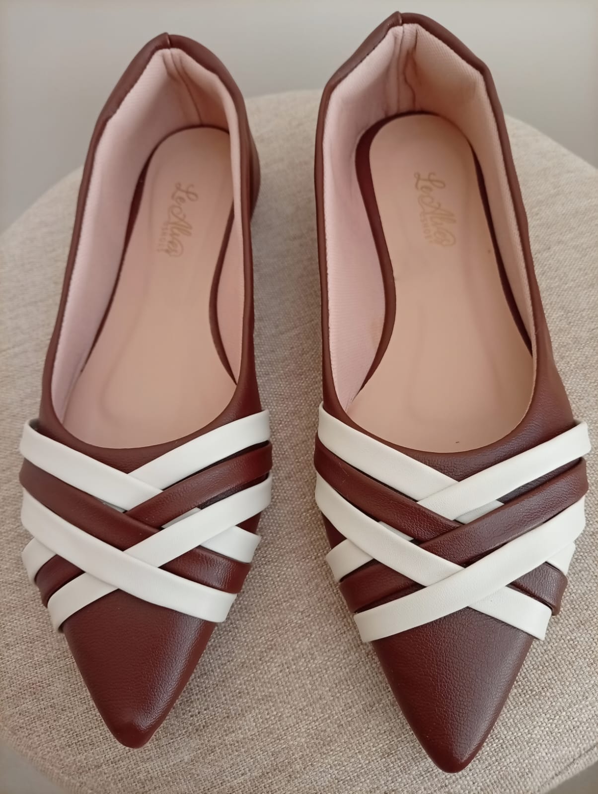 Sapatilha Bicolor Bico Fino Entrelaçada