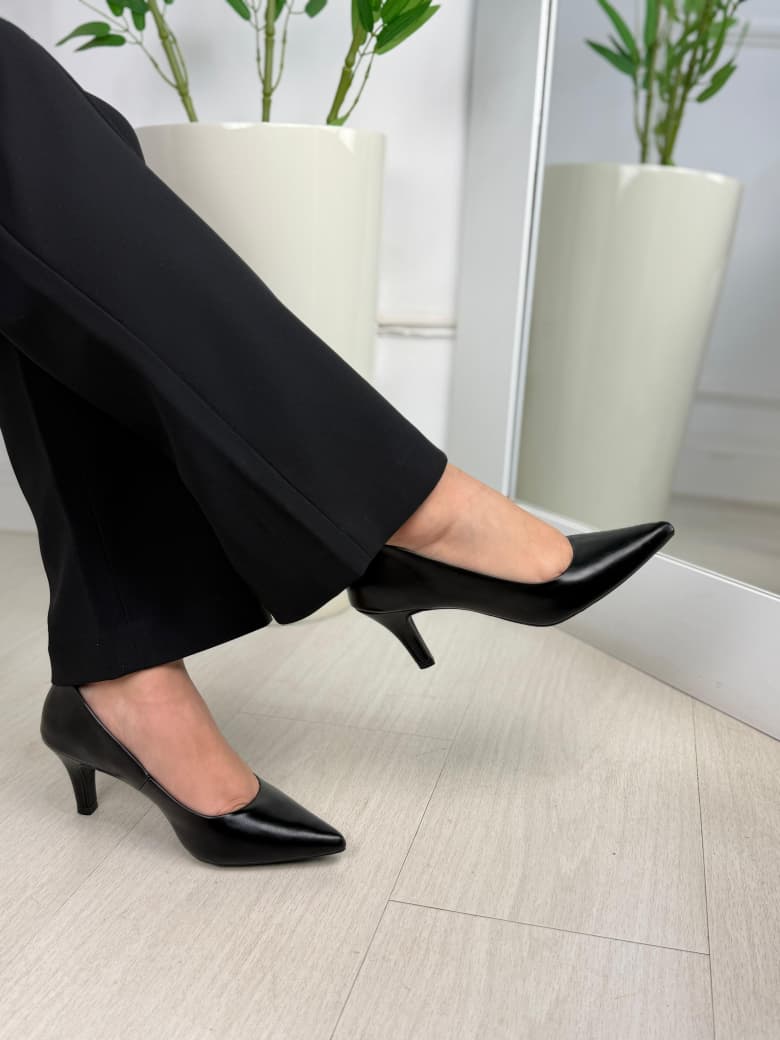 Scarpin Bico Fino Preto